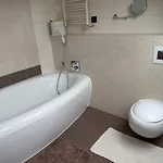 Doppelhaushaelfte 125m2 3 2 Badezimmer Kueche 5 Schlafplaetze Naehe Hamburg 度假居 Stelle