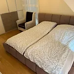 Doppelhaushaelfte 125m2 3 2 Badezimmer Kueche 5 Schlafplaetze Naehe Hamburg * Stelle