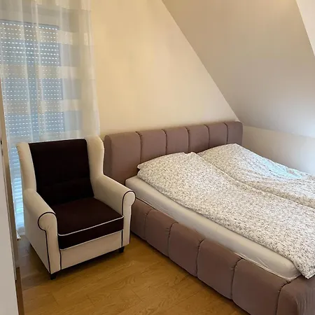 Prázdninový dům Doppelhaushaelfte 125m2 3 2 Badezimmer Kueche 5 Schlafplaetze Naehe Hamburg *