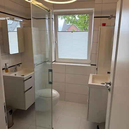 Doppelhaushaelfte 125m2 3 2 Badezimmer Kueche 5 Schlafplaetze Naehe Hamburg * Stelle