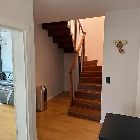 Doppelhaushaelfte 125m2 3 2 Badezimmer Kueche 5 Schlafplaetze Naehe Hamburg Prázdninový dům *