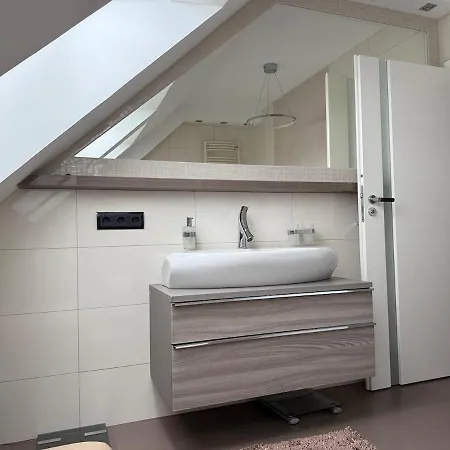 Prázdninový dům Doppelhaushaelfte 125m2 3 2 Badezimmer Kueche 5 Schlafplaetze Naehe Hamburg Stelle