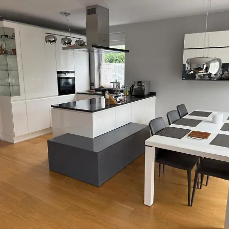 Doppelhaushaelfte 125m2 3 2 Badezimmer Kueche 5 Schlafplaetze Naehe Hamburg Prázdninový dům