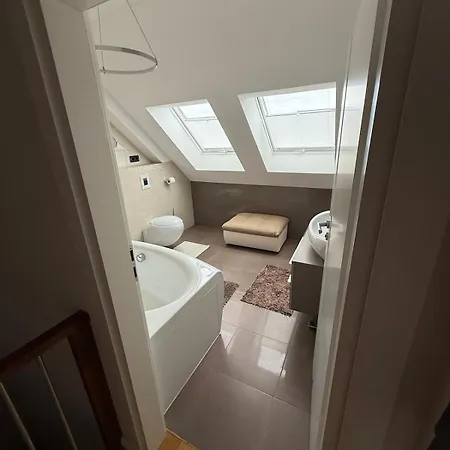 Doppelhaushaelfte 125m2 3 2 Badezimmer Kueche 5 Schlafplaetze Naehe Hamburg