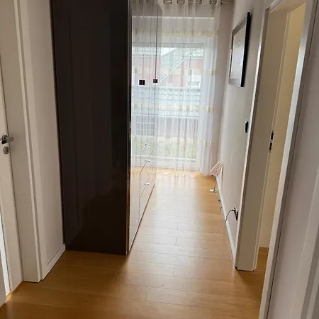 Doppelhaushaelfte 125m2 3 2 Badezimmer Kueche 5 Schlafplaetze Naehe Hamburg Prázdninový dům