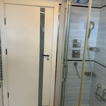 Doppelhaushaelfte 125m2 3 2 Badezimmer Kueche 5 Schlafplaetze Naehe Hamburg Prázdninový dům Stelle