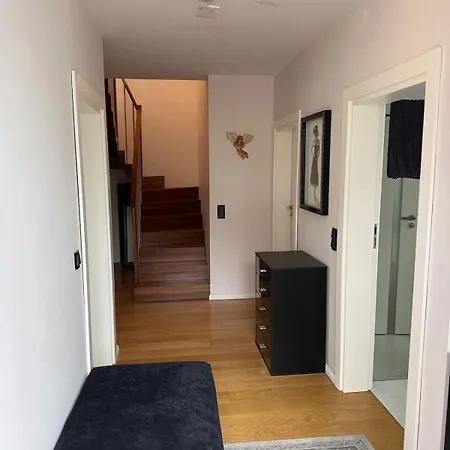 Doppelhaushaelfte 125m2 3 2 Badezimmer Kueche 5 Schlafplaetze Naehe Hamburg Stelle