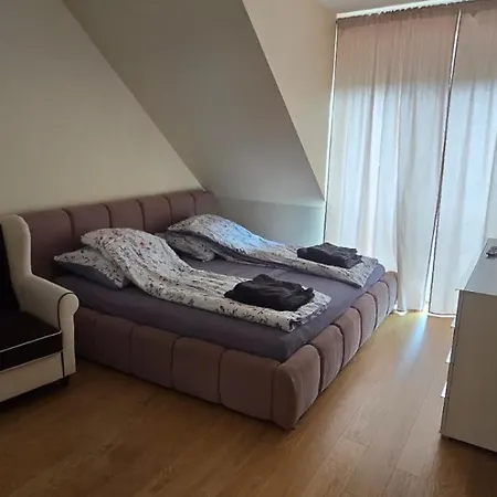 Doppelhaushaelfte 125m2 3 2 Badezimmer Kueche 5 Schlafplaetze Naehe Hamburg *