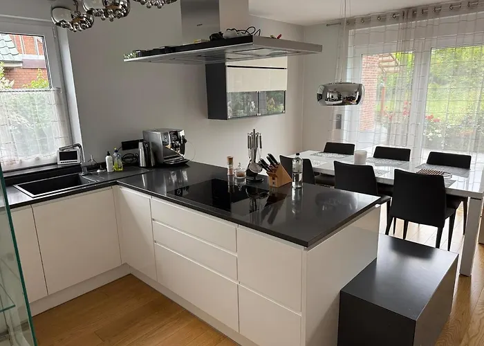 Doppelhaushaelfte 125m2 3 2 Badezimmer Kueche 5 Schlafplaetze Naehe Hamburg