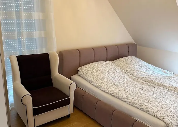 Ferienhaus Doppelhaushälfte 125m2 3 2 Badezimmer Küche 5 Schlafplätze Nähe Hamburg *