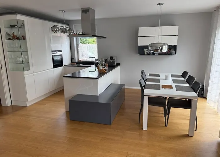 Doppelhaushälfte 125m2 3 2 Badezimmer Küche 5 Schlafplätze Nähe Hamburg *