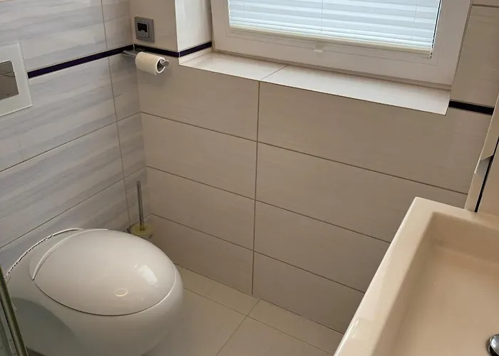 Ferienhaus Doppelhaushälfte 125m2 3 2 Badezimmer Küche 5 Schlafplätze Nähe Hamburg *