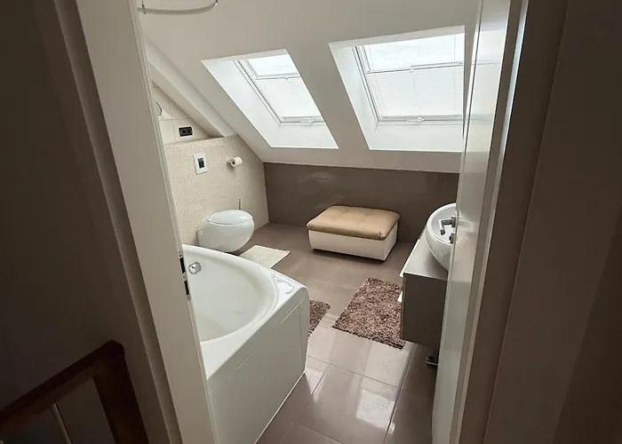 Doppelhaushaelfte 125m2 3 2 Badezimmer Kueche 5 Schlafplaetze Naehe Hamburg